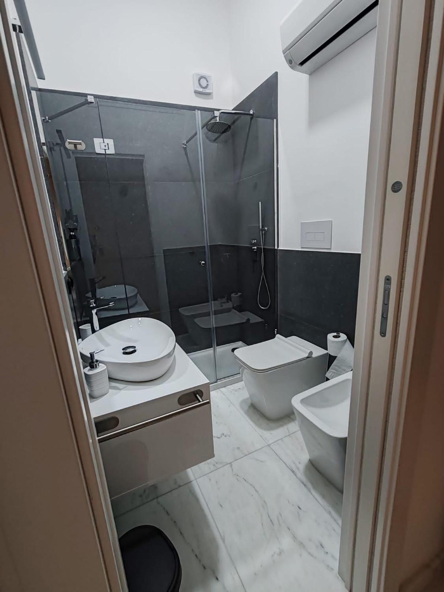 Lily Apartments ปาแลร์โม ภายนอก รูปภาพ